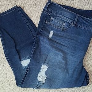 26R Distressed Medium Wash Jeans